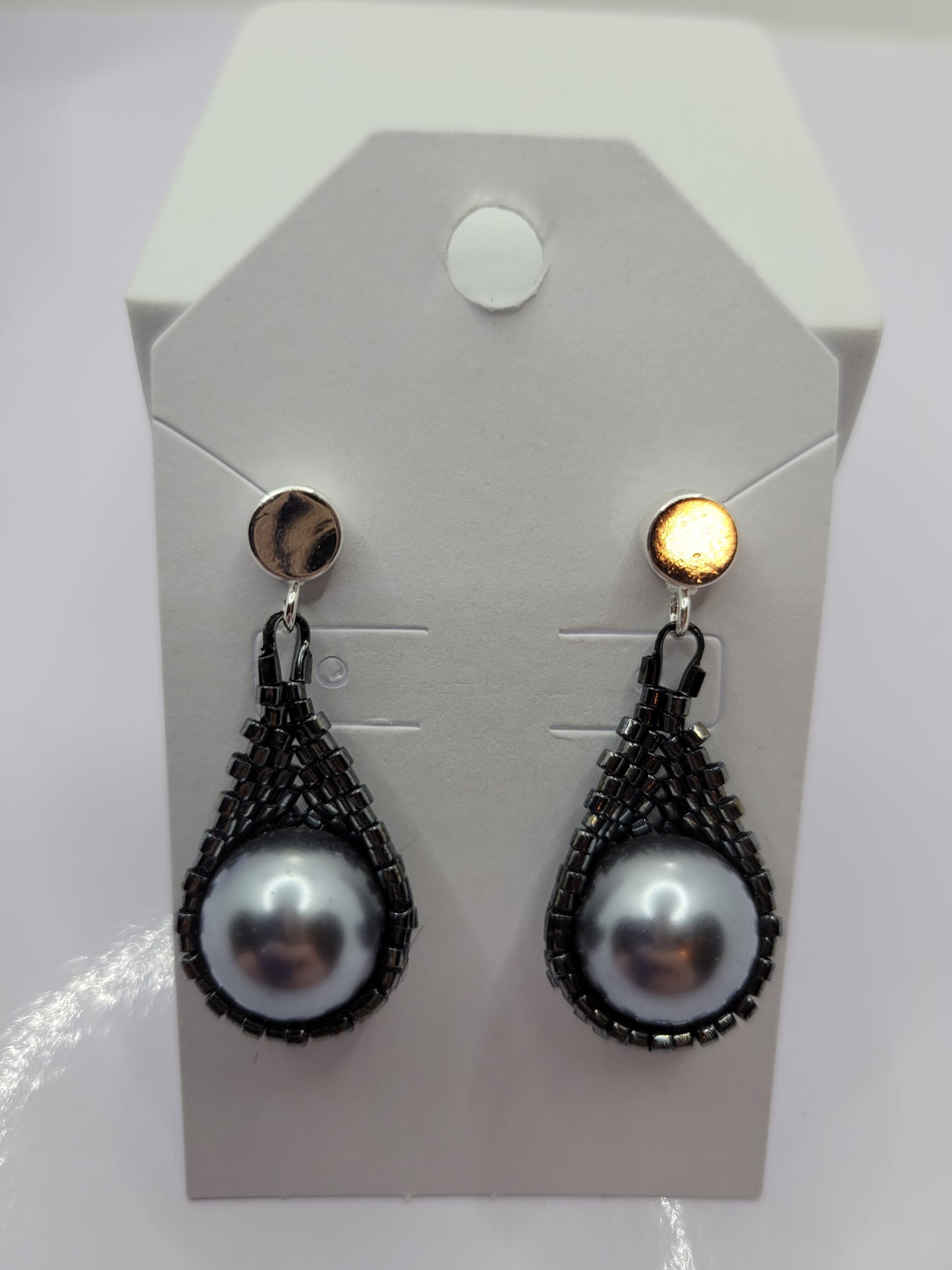 Seed bead pearl teardrop earring